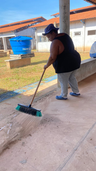 Limpeza na Escola Municipal